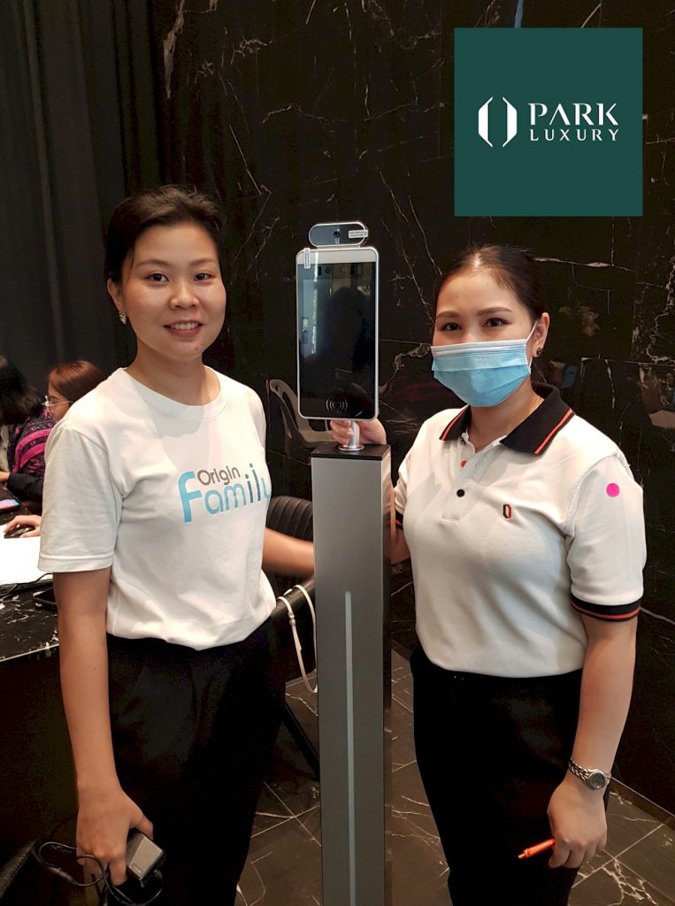 เครื่องวัดอุณภูมิ ตรวจหน้ากาก แบบหน้าจอ เสียงเตือน บันทึกรูป คอนโด พาร์ค ลักซัวรี่